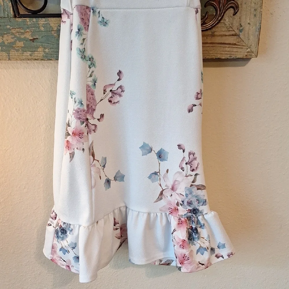 Wht/Pink Flutter Sleeve Mini Dress. Size 2 - Picture 4 of 7